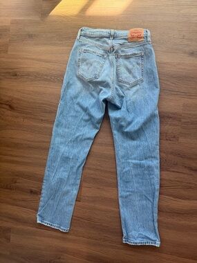 Levi’s 501 Curve Women's Jeans in Light Blue Denim